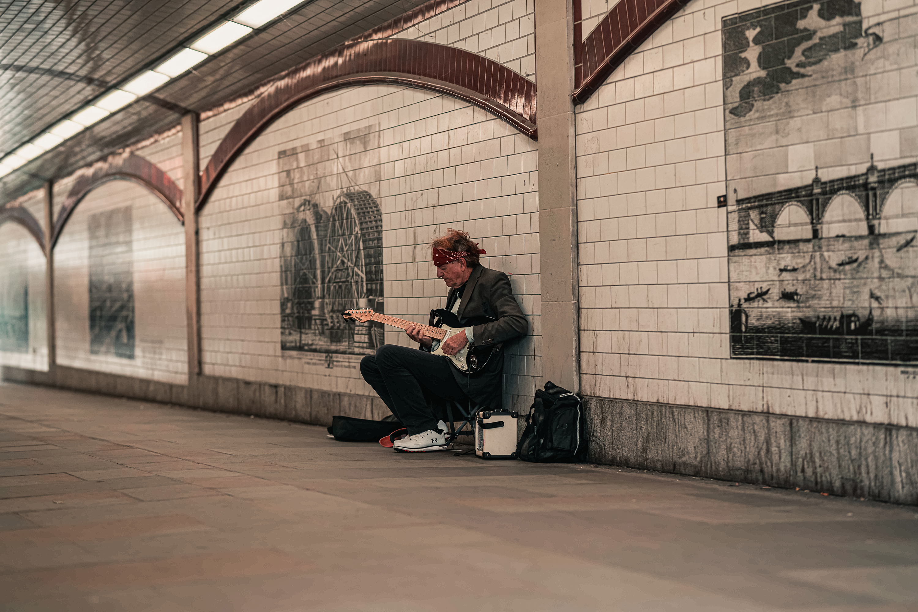 Underground guitarist